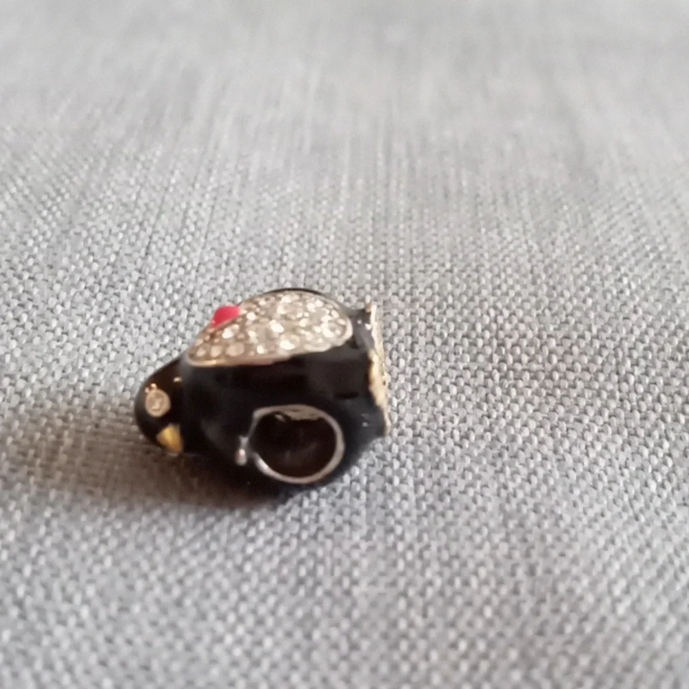BRIGHTON PENGUIN BLACK ENAMEL AND WHITE CRYSTAL BEAD - Picture 2 of 8